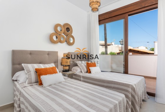 Bungalow · Nouvelle construction - Torrevieja · Alicante · Espagne