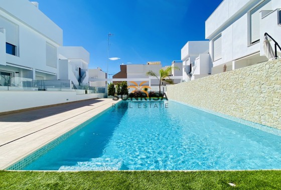 Bungalow · Obra nueva - Pilar de la Horadada · Alicante · España