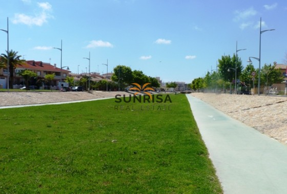 Bungalow · Obra nueva - Pilar de la Horadada · Alicante · España