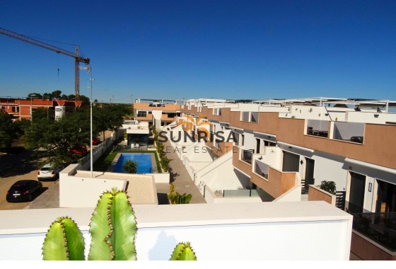 Bungalow · Obra nueva - Pilar de la Horadada · Alicante · España