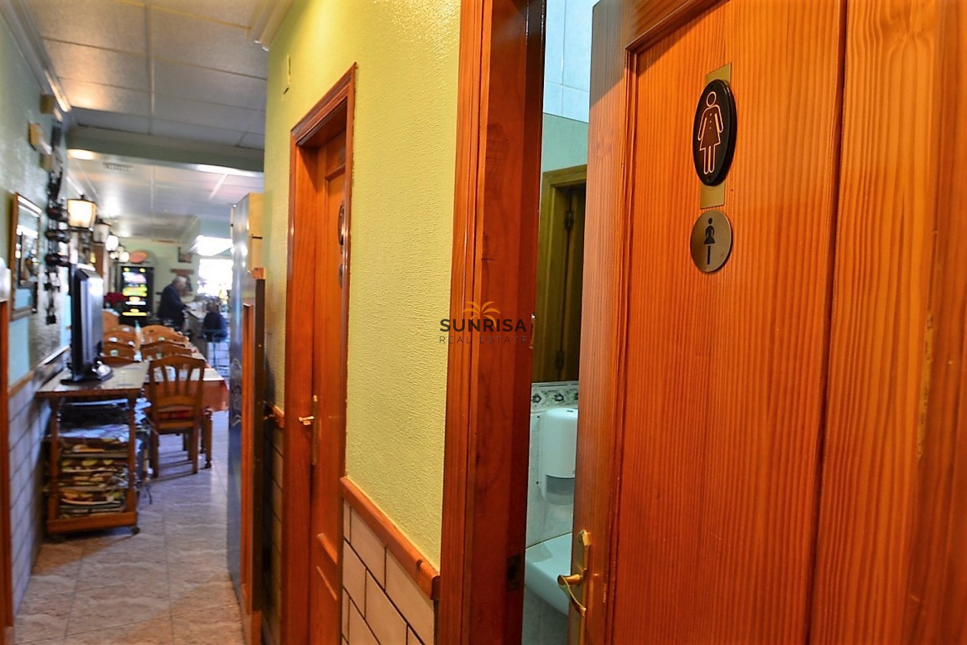 Reventa - Local comercial - Torrevieja