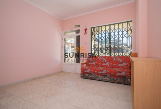 Bedrijfsruimte · Herverkoop - Torrevieja · Torrelamata - La Mata · Alicante · Spanje