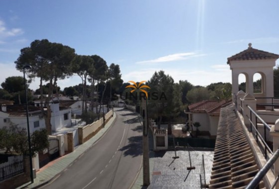 Local comercial · Reventa - Pilar de la Horadada · Pinar de Campoverde · Alicante · España