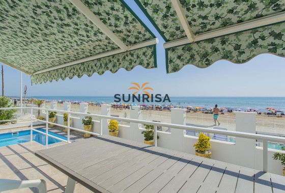 Villa · Revente - Torrevieja · PLAYA DE LA MATA · Alicante · Espagne