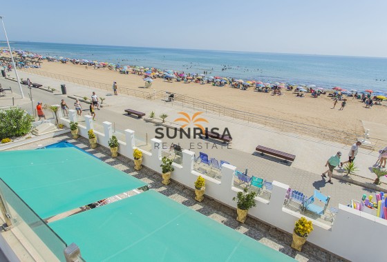 Villa · Revente - Torrevieja · PLAYA DE LA MATA · Alicante · Espagne