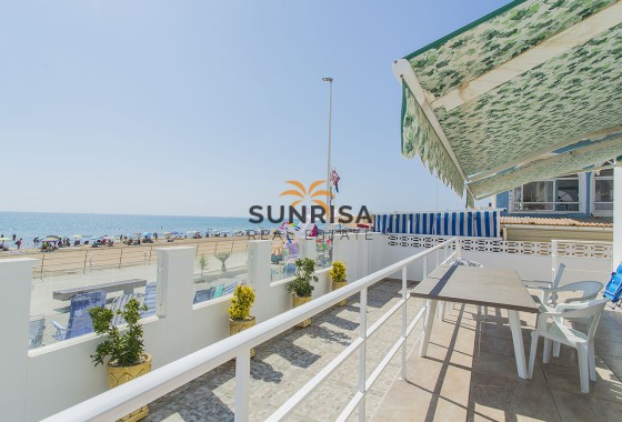 Villa · Revente - Torrevieja · PLAYA DE LA MATA · Alicante · Espagne