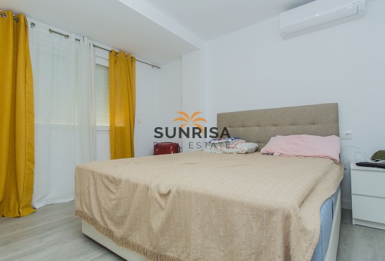 Villa · Revente - Torrevieja · PLAYA DE LA MATA · Alicante · Espagne