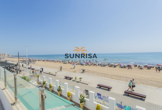 Villa · Revente - Torrevieja · PLAYA DE LA MATA · Alicante · Espagne