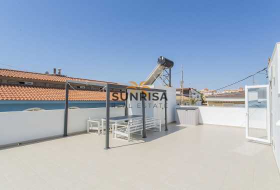 Villa · Revente - Torrevieja · PLAYA DE LA MATA · Alicante · Espagne