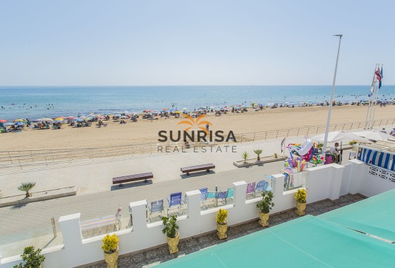 Villa · Revente - Torrevieja · PLAYA DE LA MATA · Alicante · Espagne