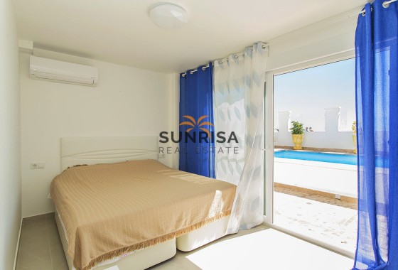 Villa · Revente - Torrevieja · PLAYA DE LA MATA · Alicante · Espagne