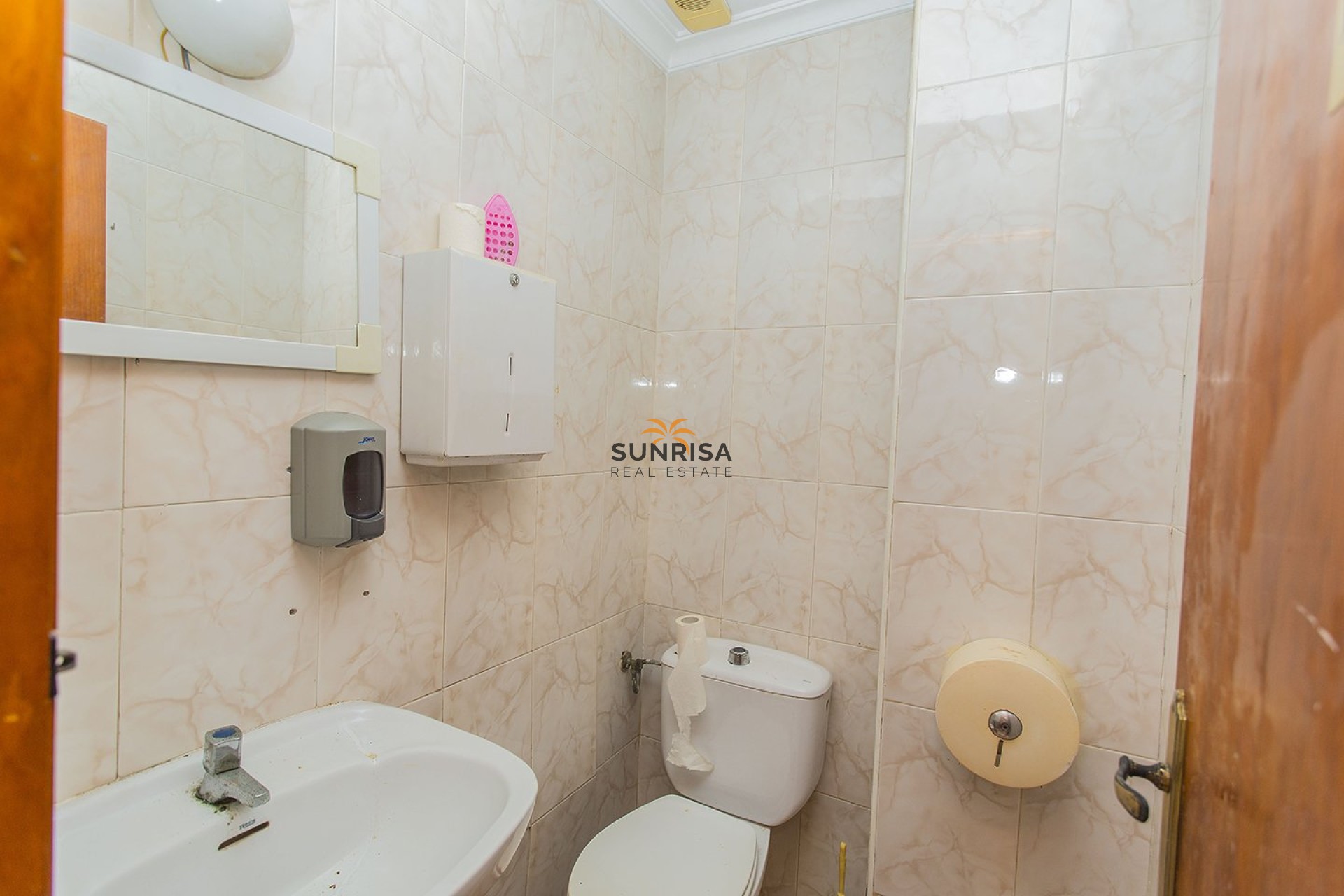 Resale - Commercial premises - La Mata