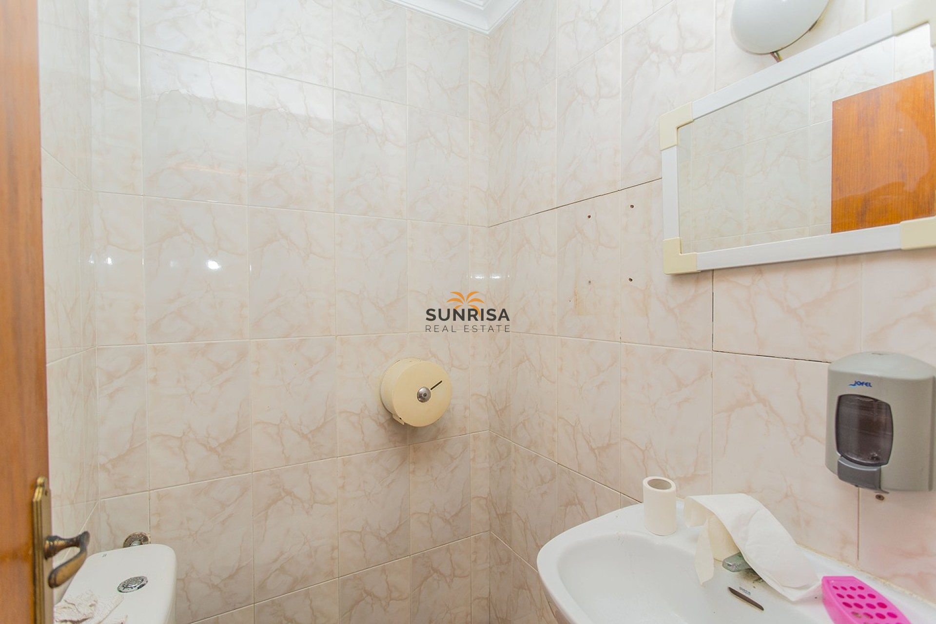 Resale - Commercial premises - La Mata