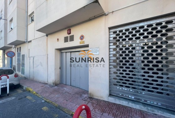 Locaux commerciaux · Revente - Torrevieja · Alicante · Espagne