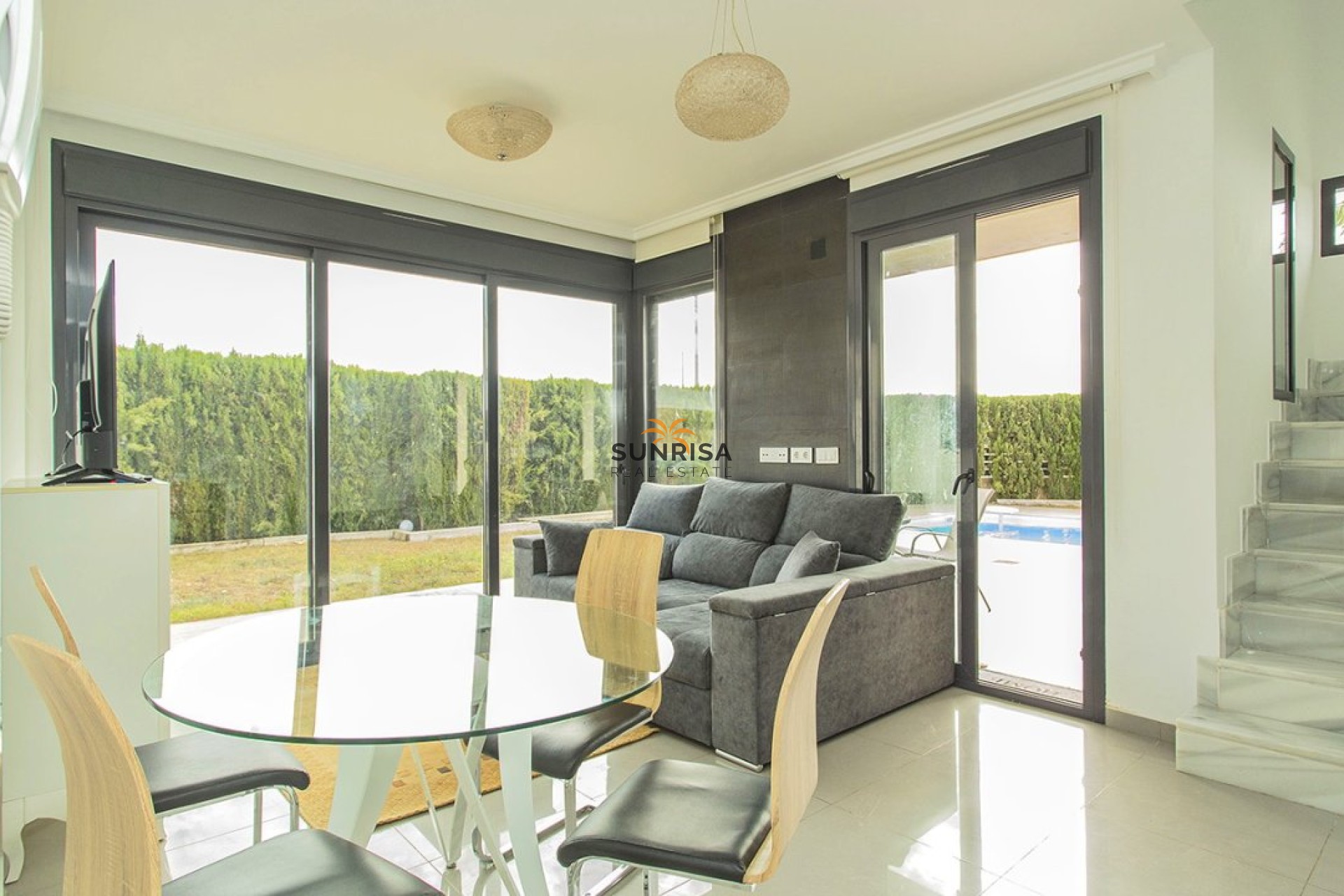 Resale - Villa - Orihuela Costa