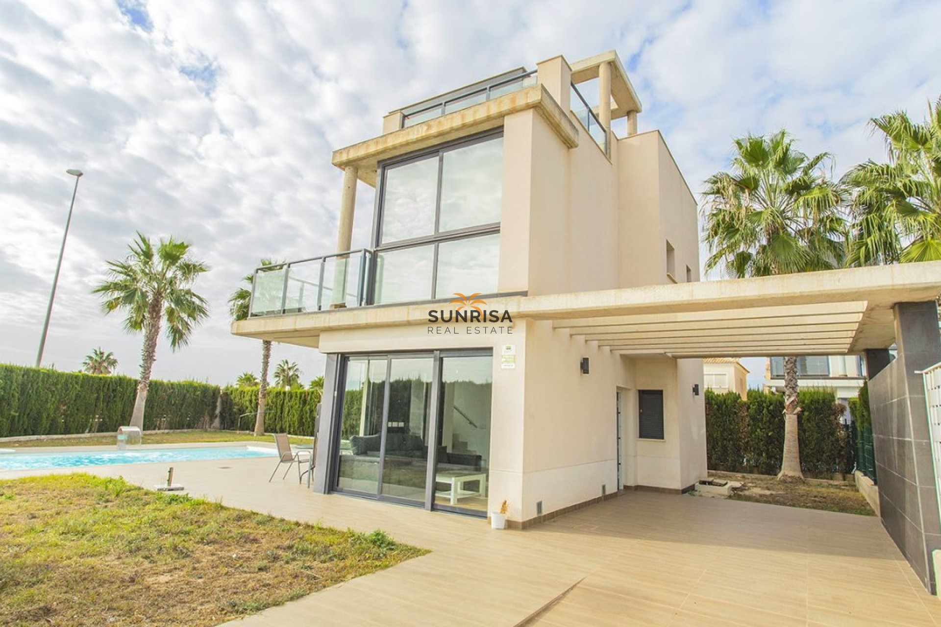 Resale - Villa - Orihuela Costa