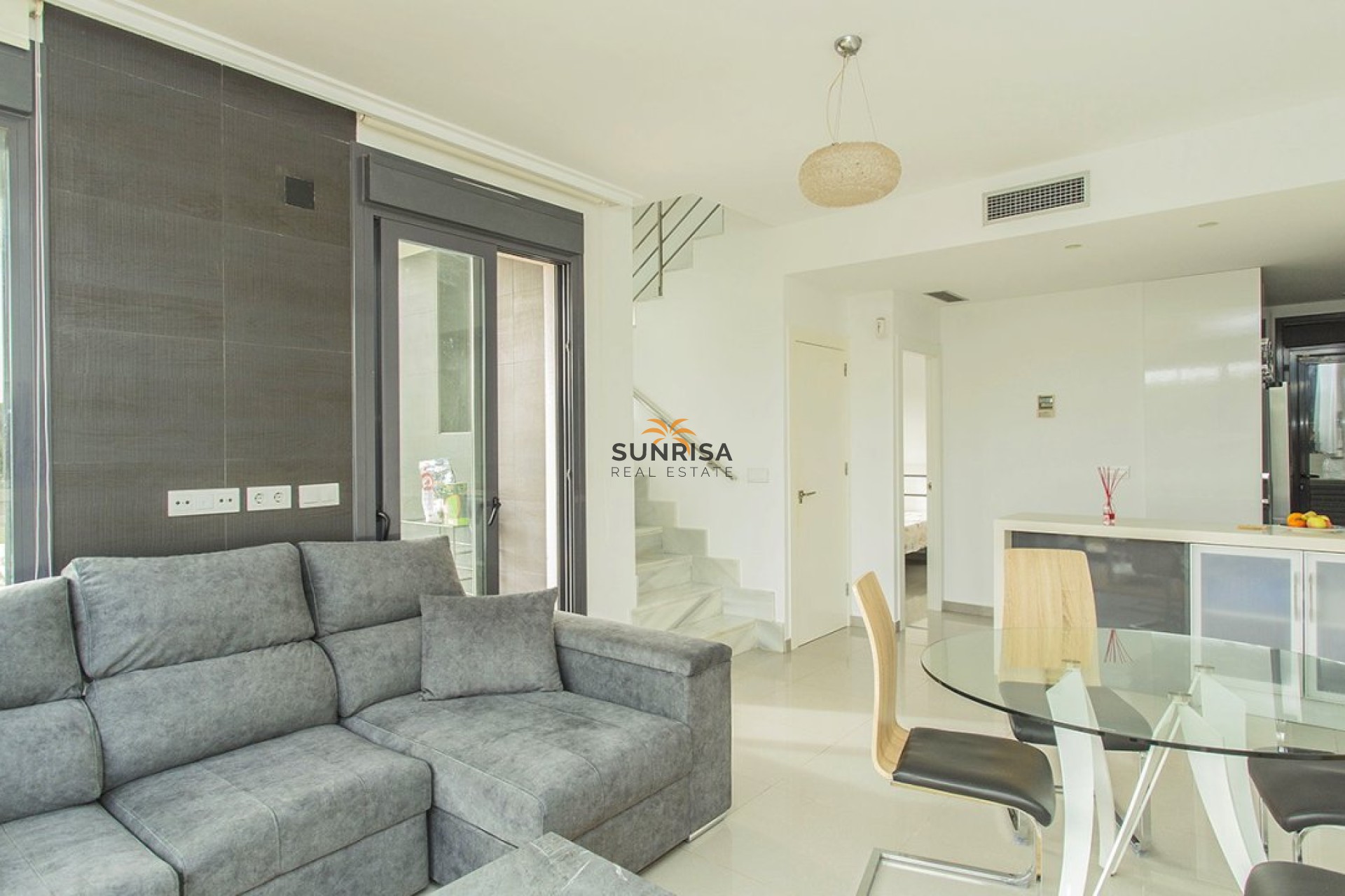 Resale - Villa - Orihuela Costa