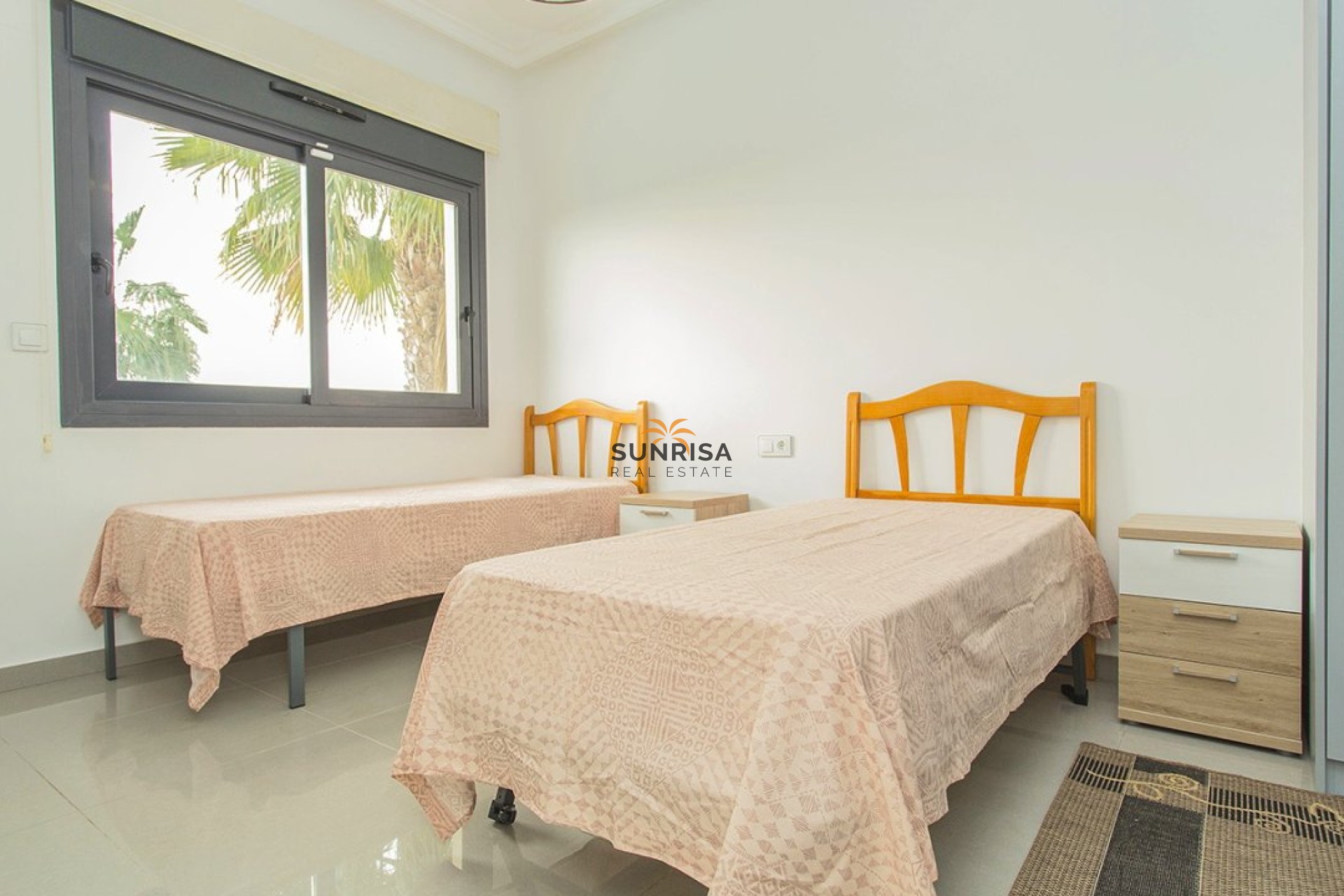 Resale - Villa - Orihuela Costa