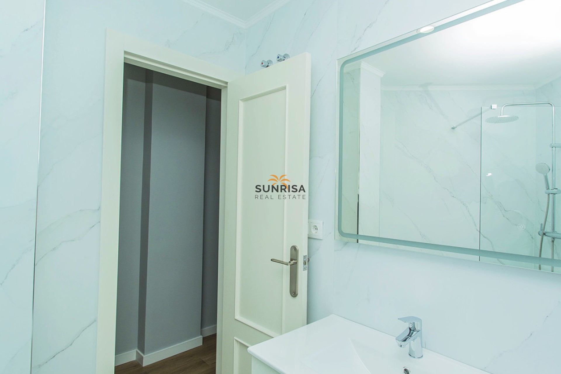 Resale - Apartment - La Mata