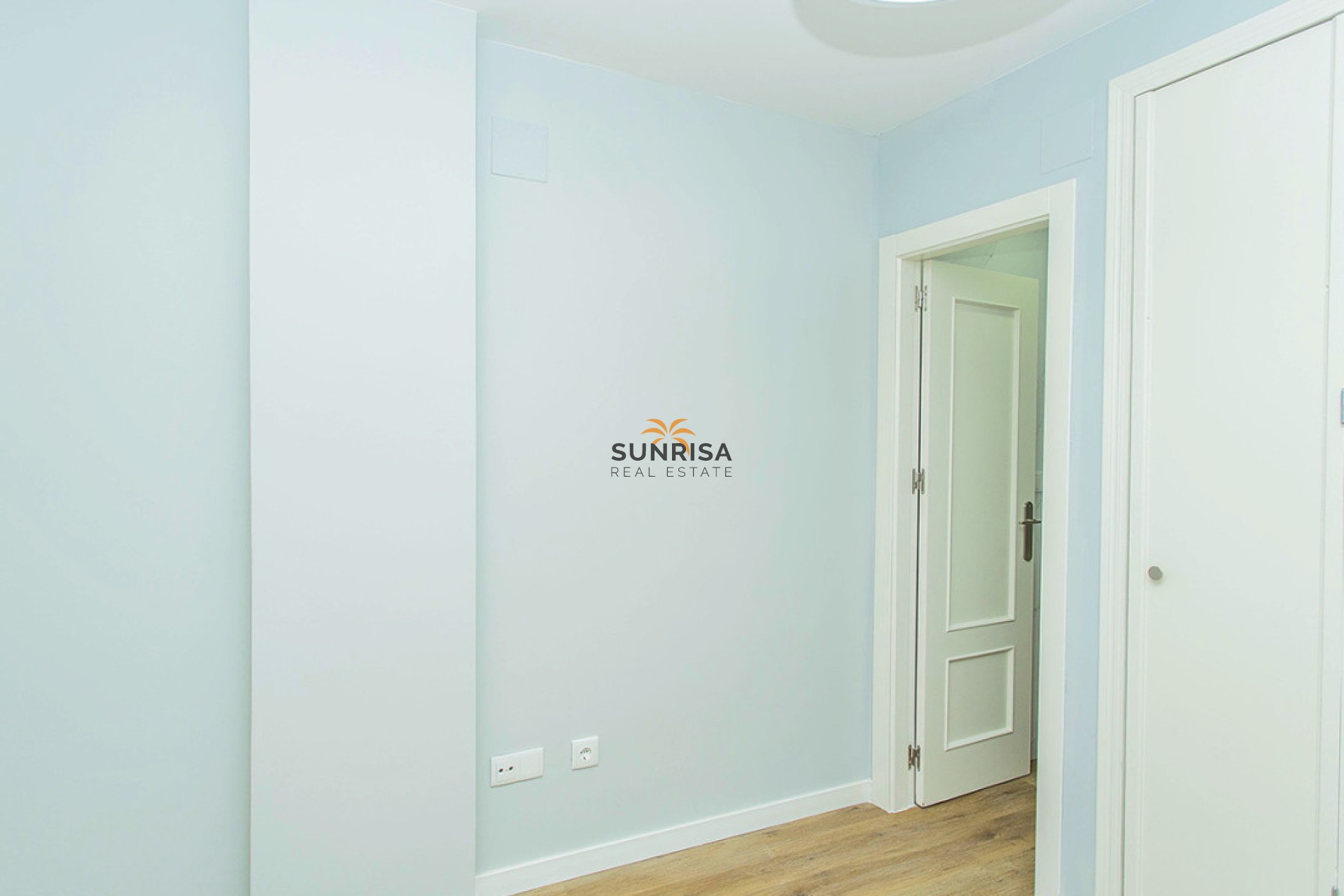 Resale - Apartment - La Mata