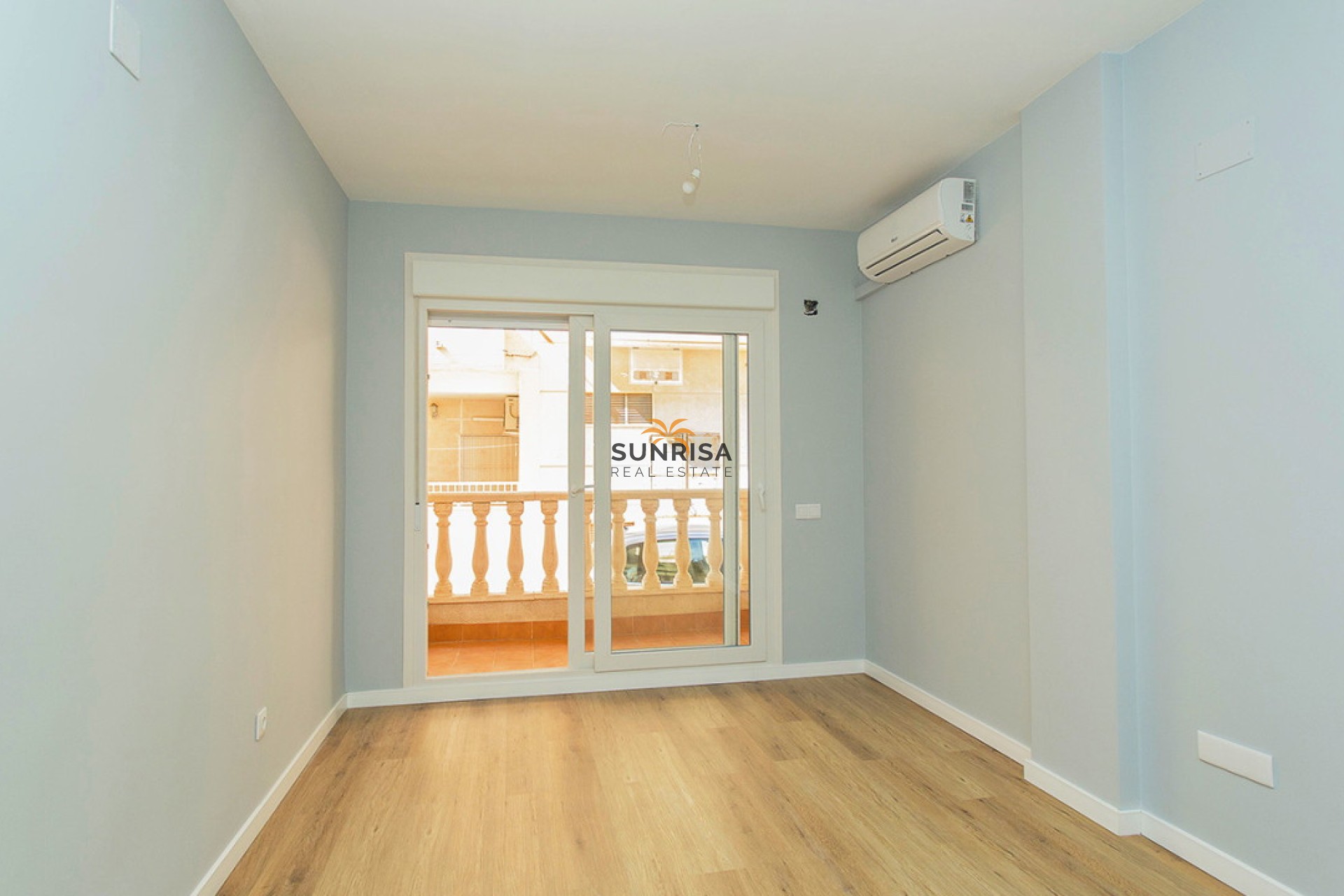 Resale - Apartment - La Mata