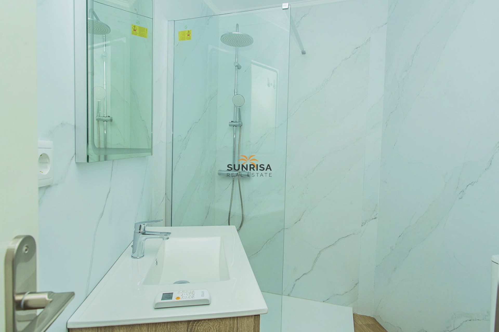 Resale - Apartment - La Mata
