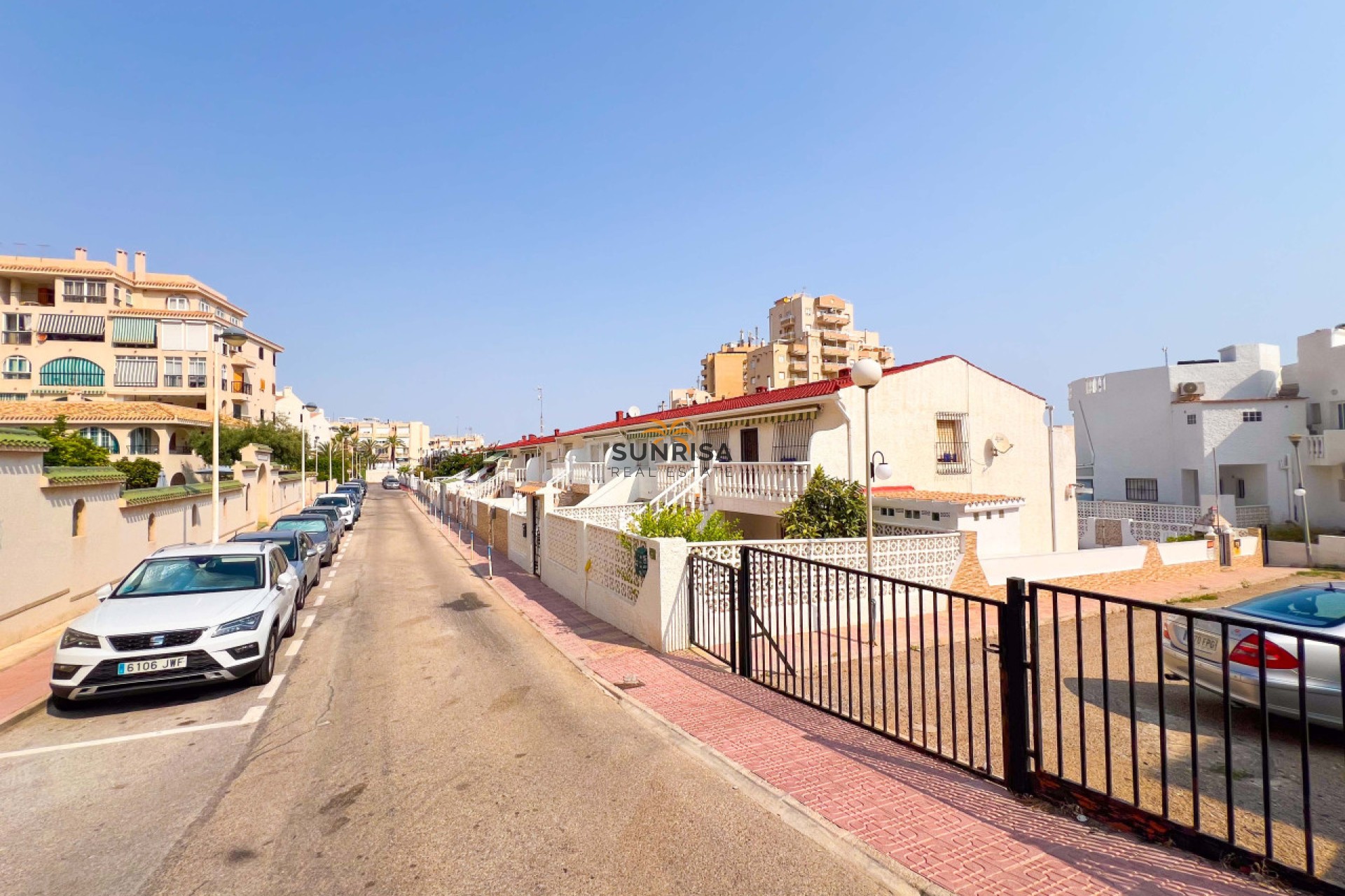 Resale - Villa - La Mata
