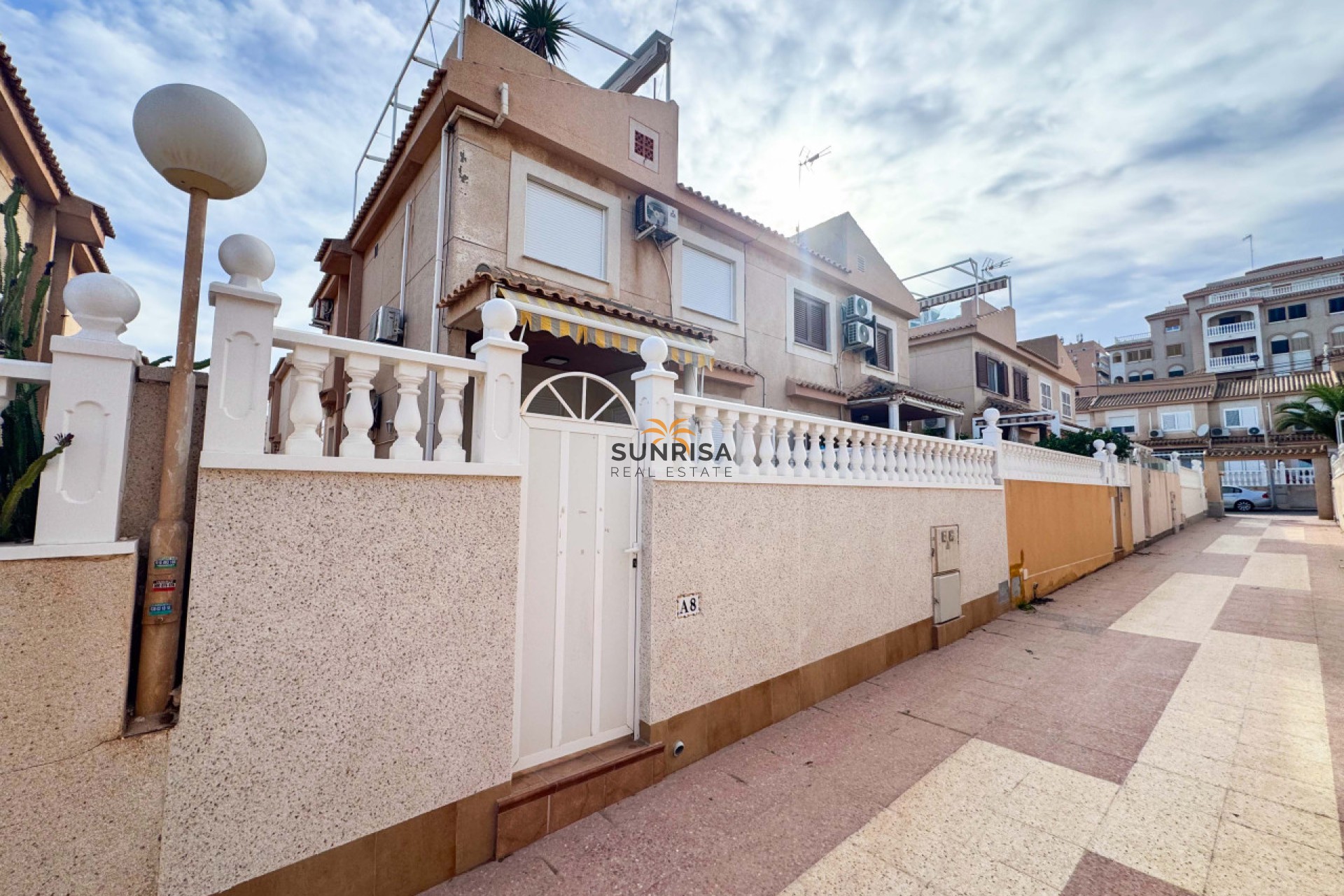 Herverkoop - Herenhuis - Torrevieja