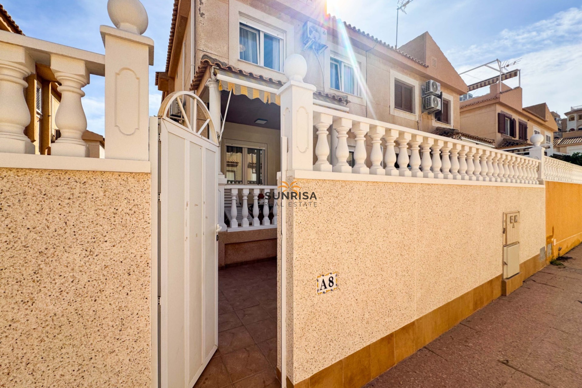 Herverkoop - Herenhuis - Torrevieja