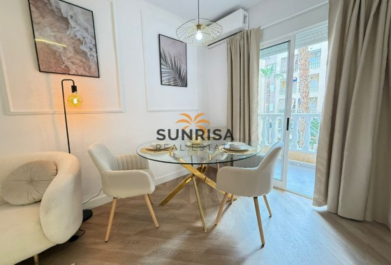 Appartement · Herverkoop - Torrevieja · Parque de las Naciones · Alicante · Spanje