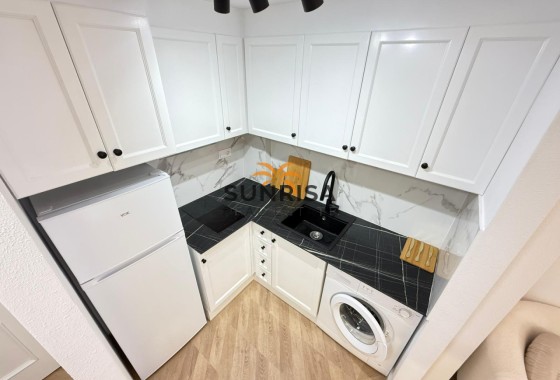 Appartement · Herverkoop - Torrevieja · Parque de las Naciones · Alicante · Spanje
