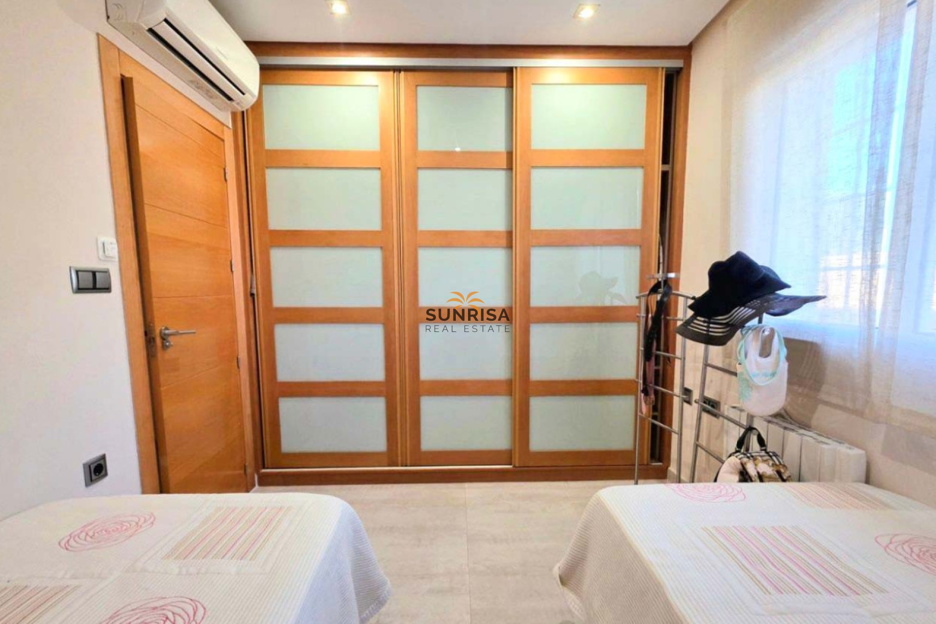 Revente - Villa - Orihuela Costa