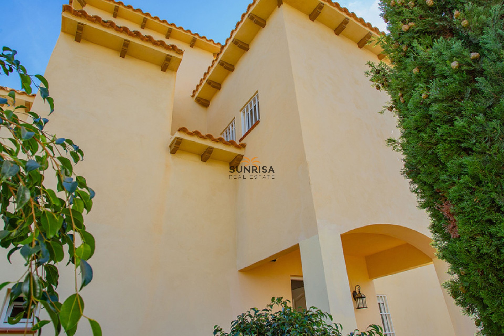 Resale - Villa - Torrevieja