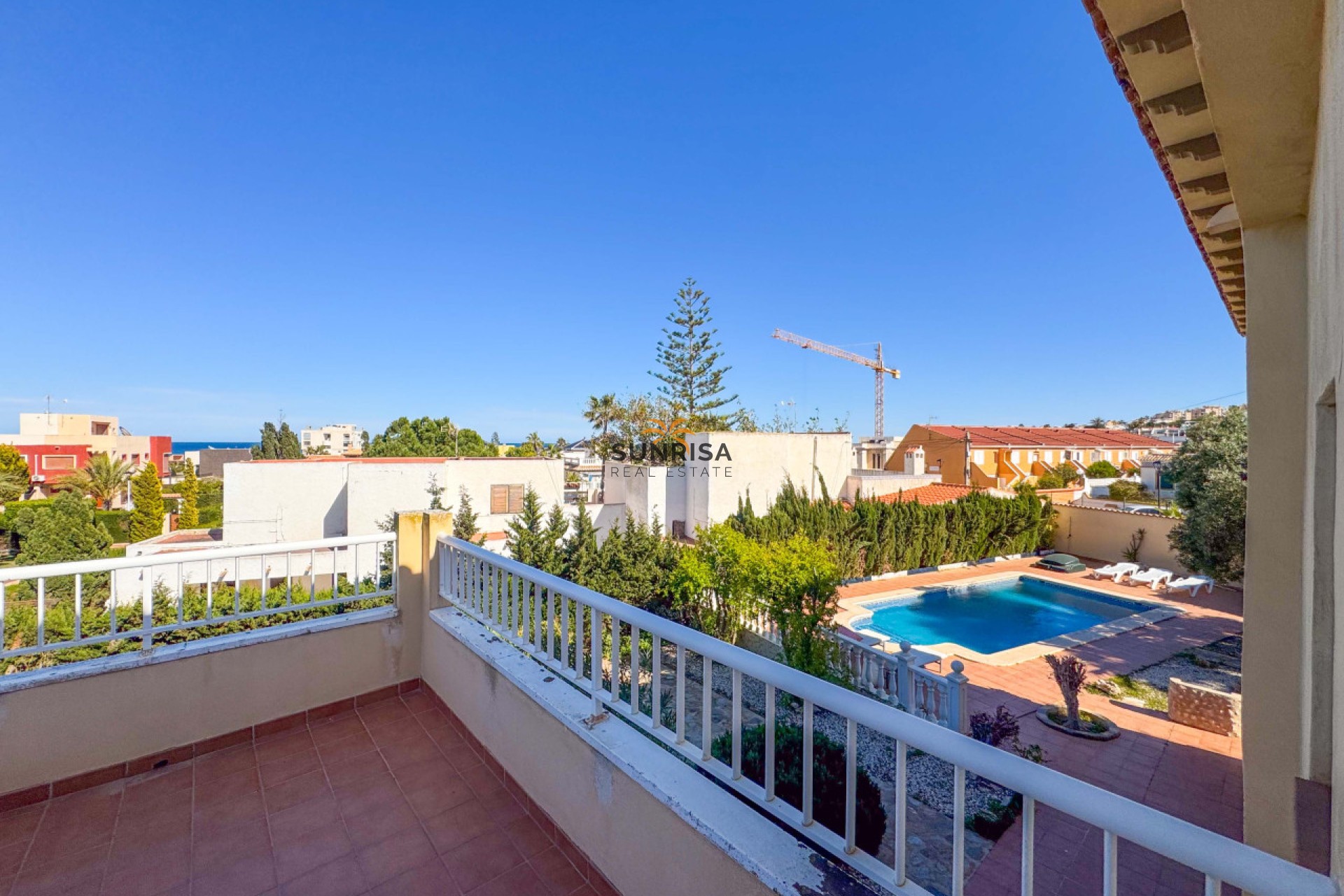 Resale - Villa - Torrevieja