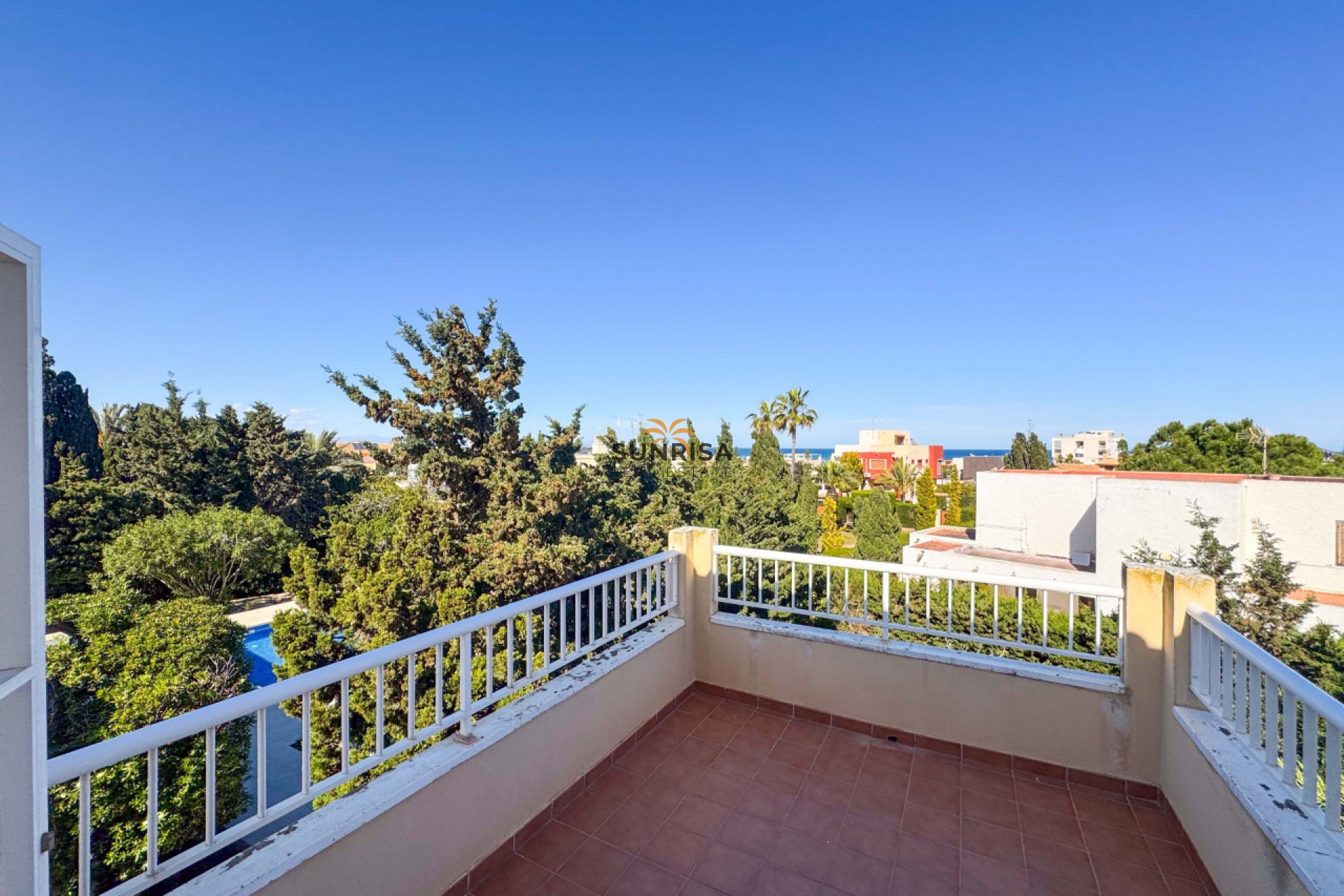 Resale - Villa - Torrevieja