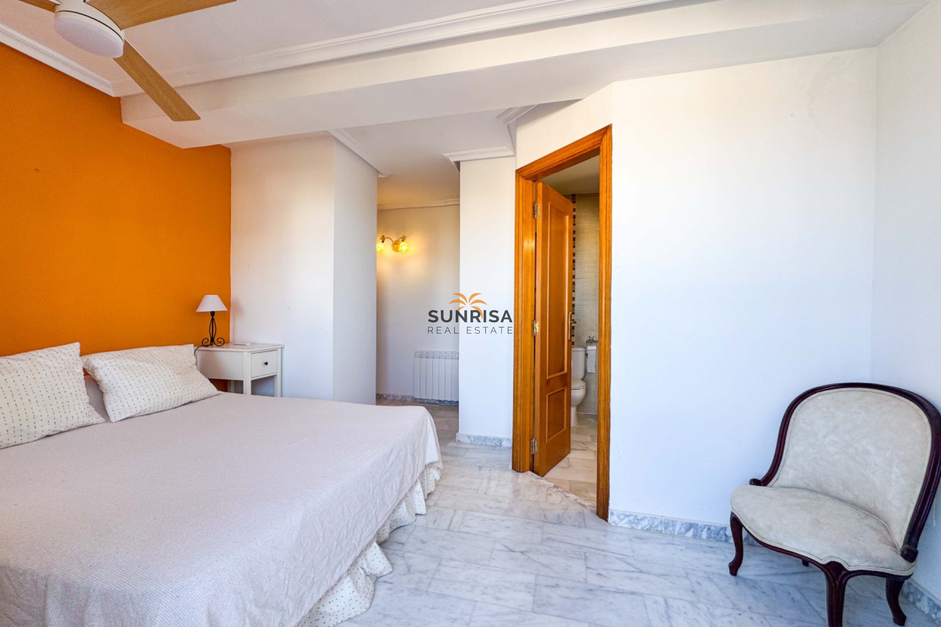 Resale - Villa - Torrevieja