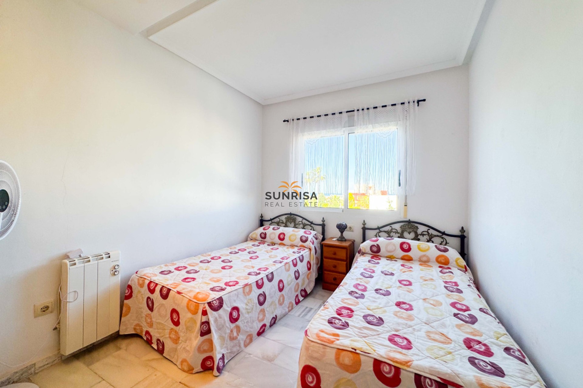 Resale - Villa - Torrevieja