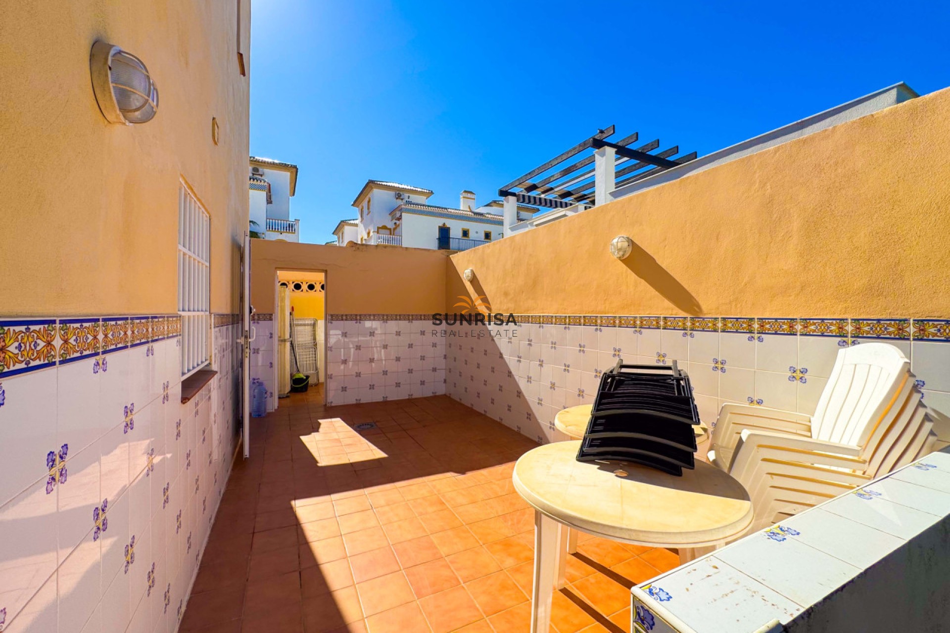 Resale - Villa - Torrevieja