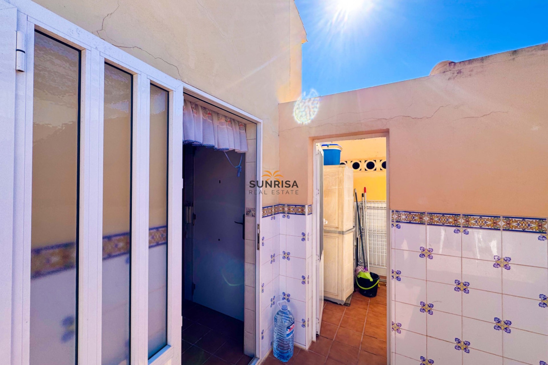Resale - Villa - Torrevieja