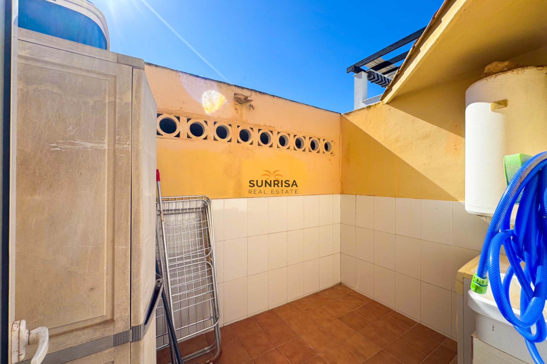Resale - Villa - Torrevieja