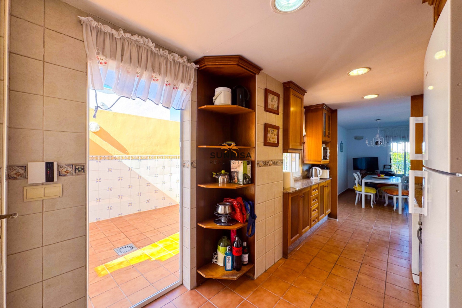 Resale - Villa - Torrevieja