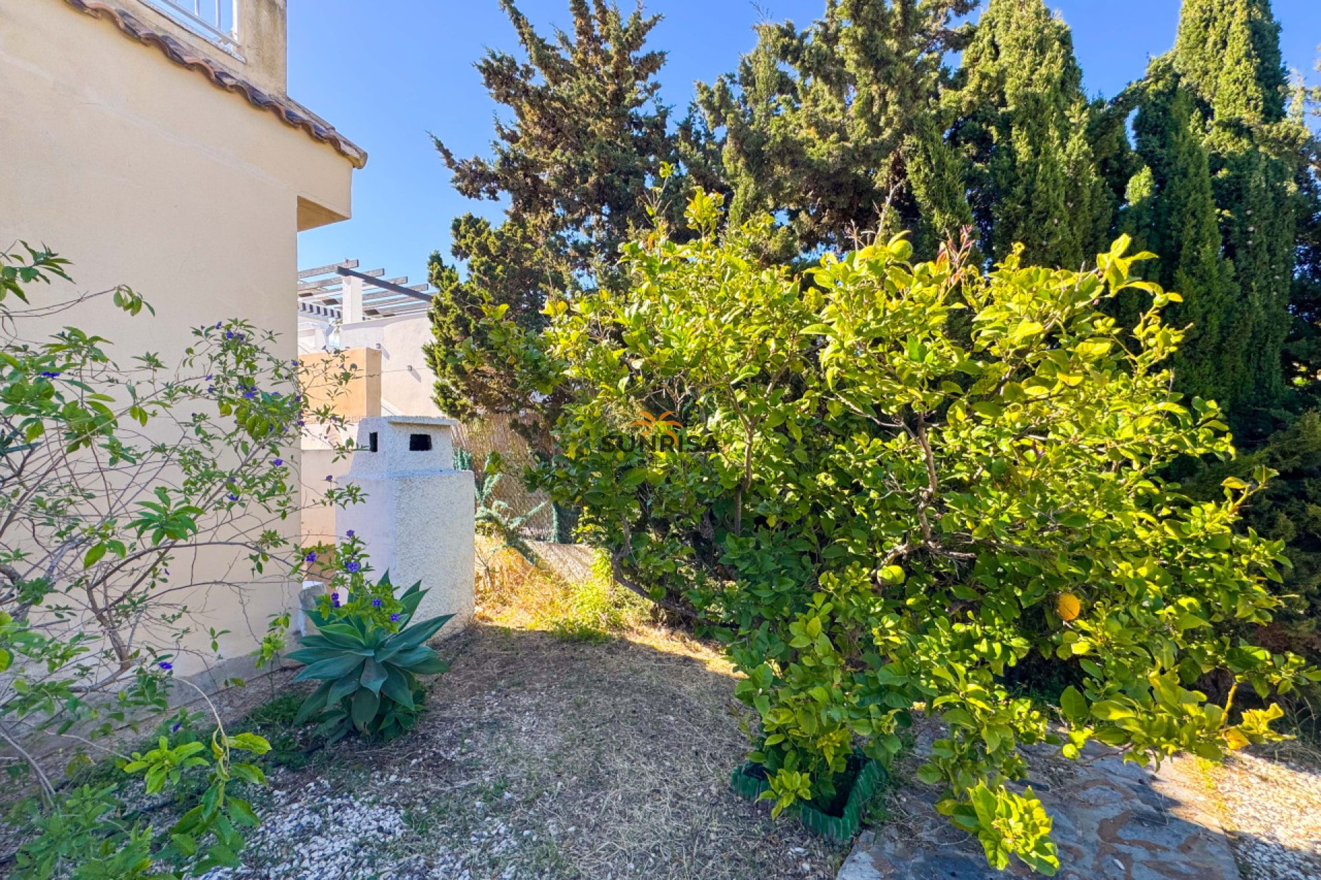 Resale - Villa - Torrevieja