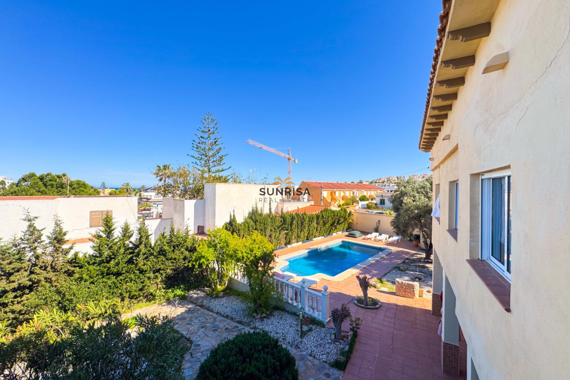 Resale - Villa - Torrevieja