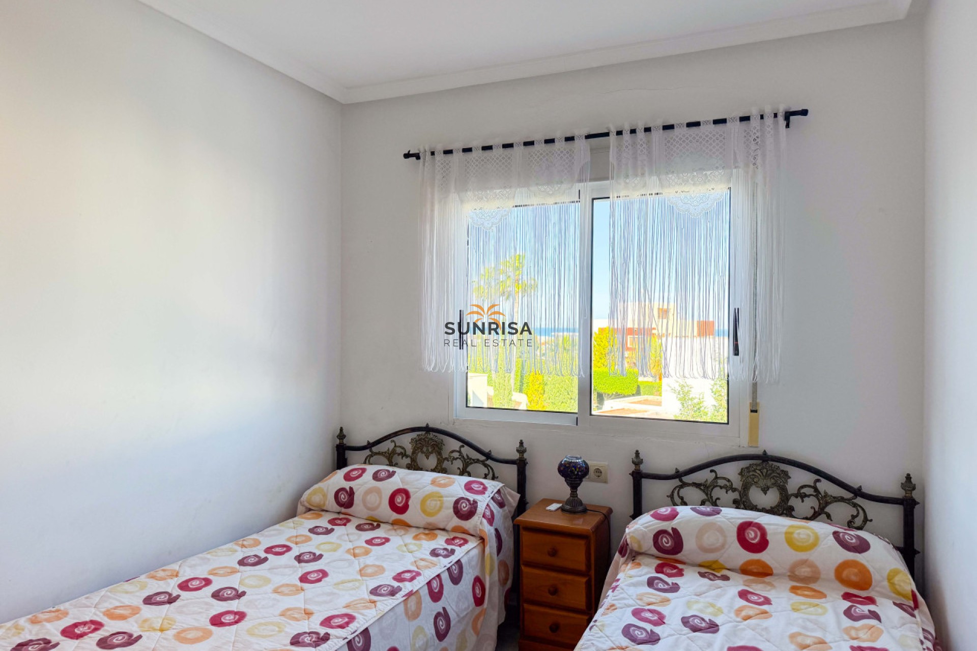 Resale - Villa - Torrevieja