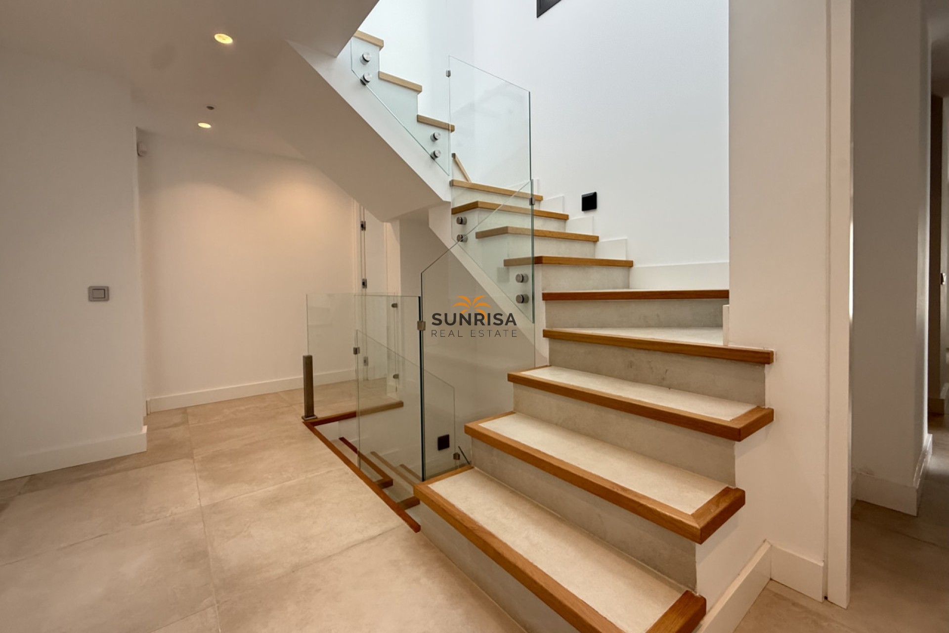 Reventa - Villa - Marbella