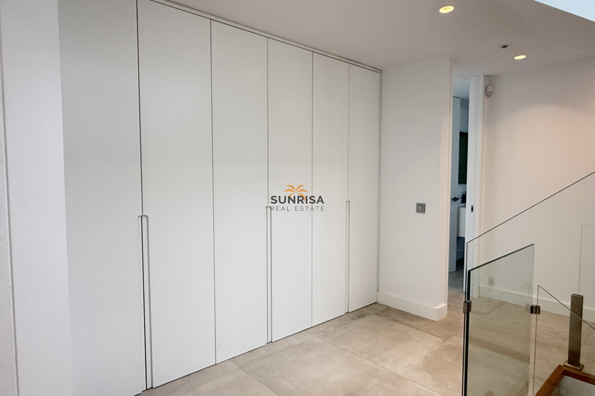 Reventa - Villa - Marbella