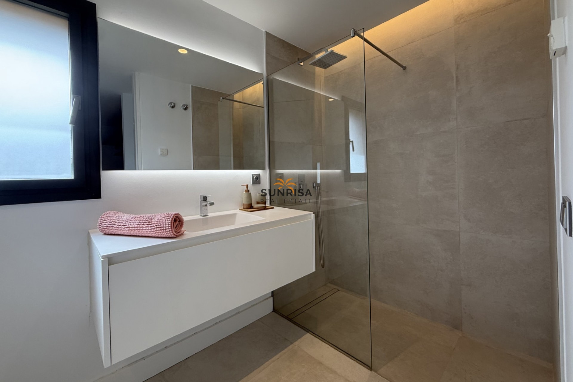 Reventa - Villa - Marbella