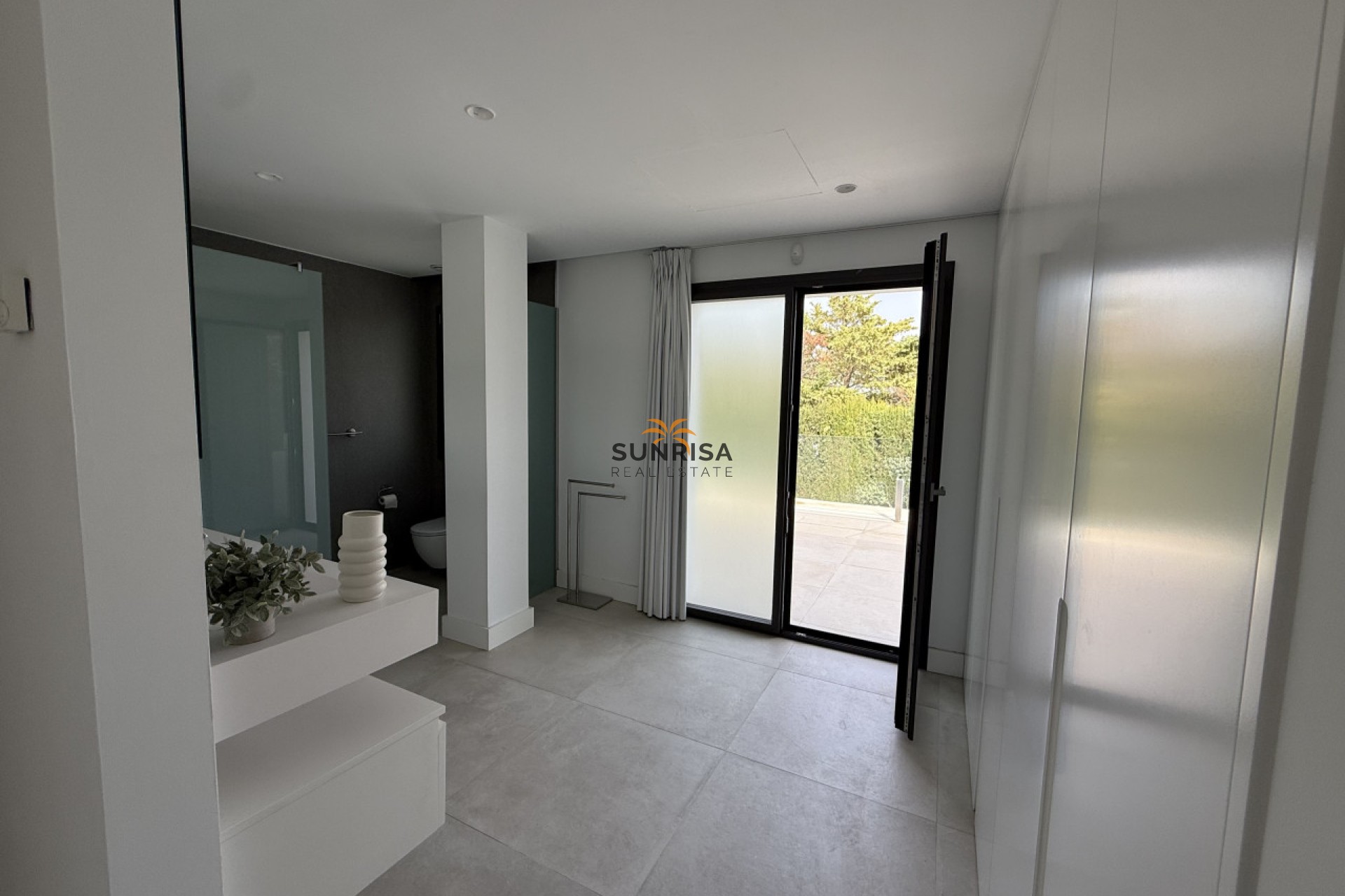 Reventa - Villa - Marbella