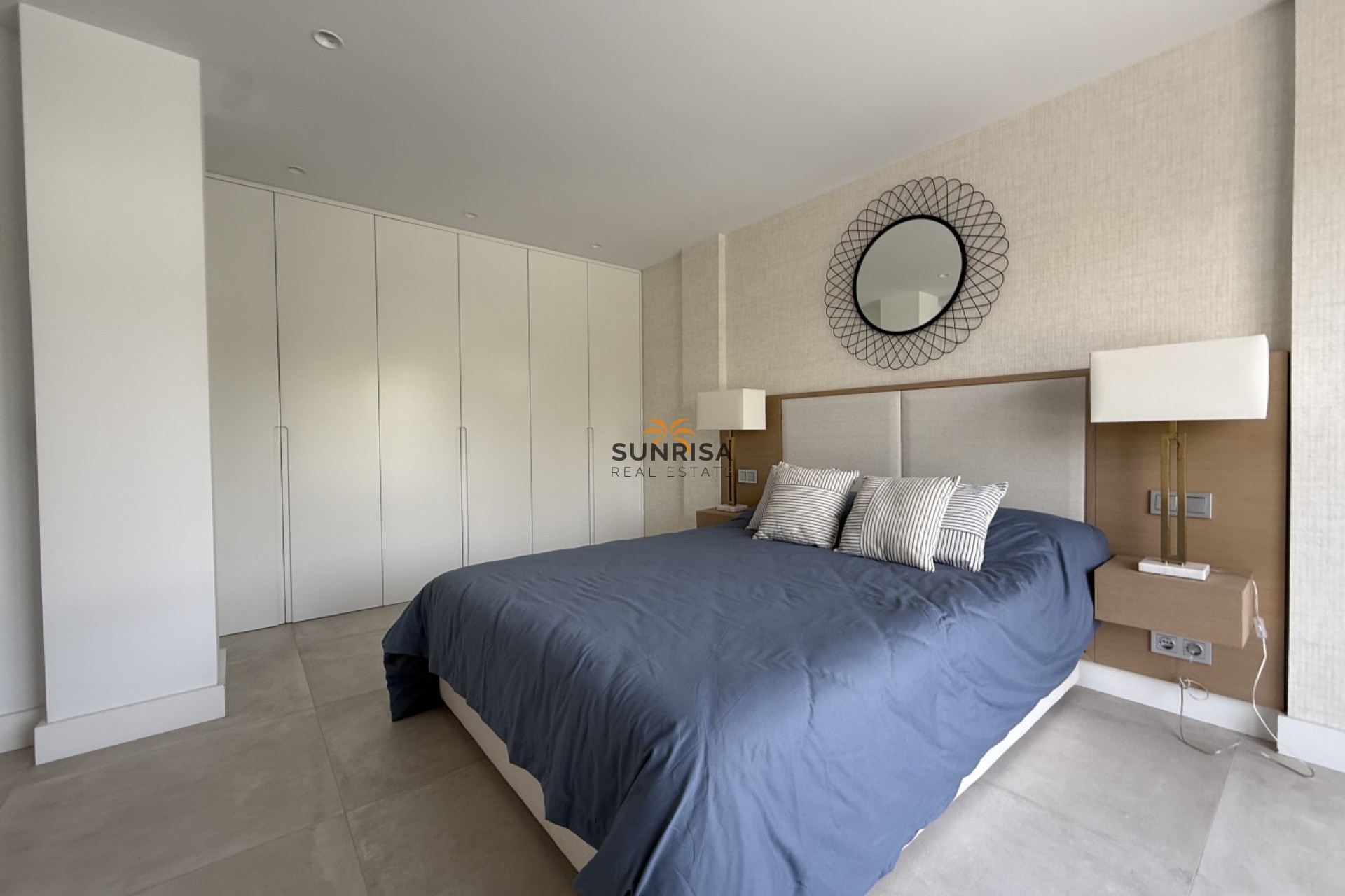 Reventa - Villa - Marbella