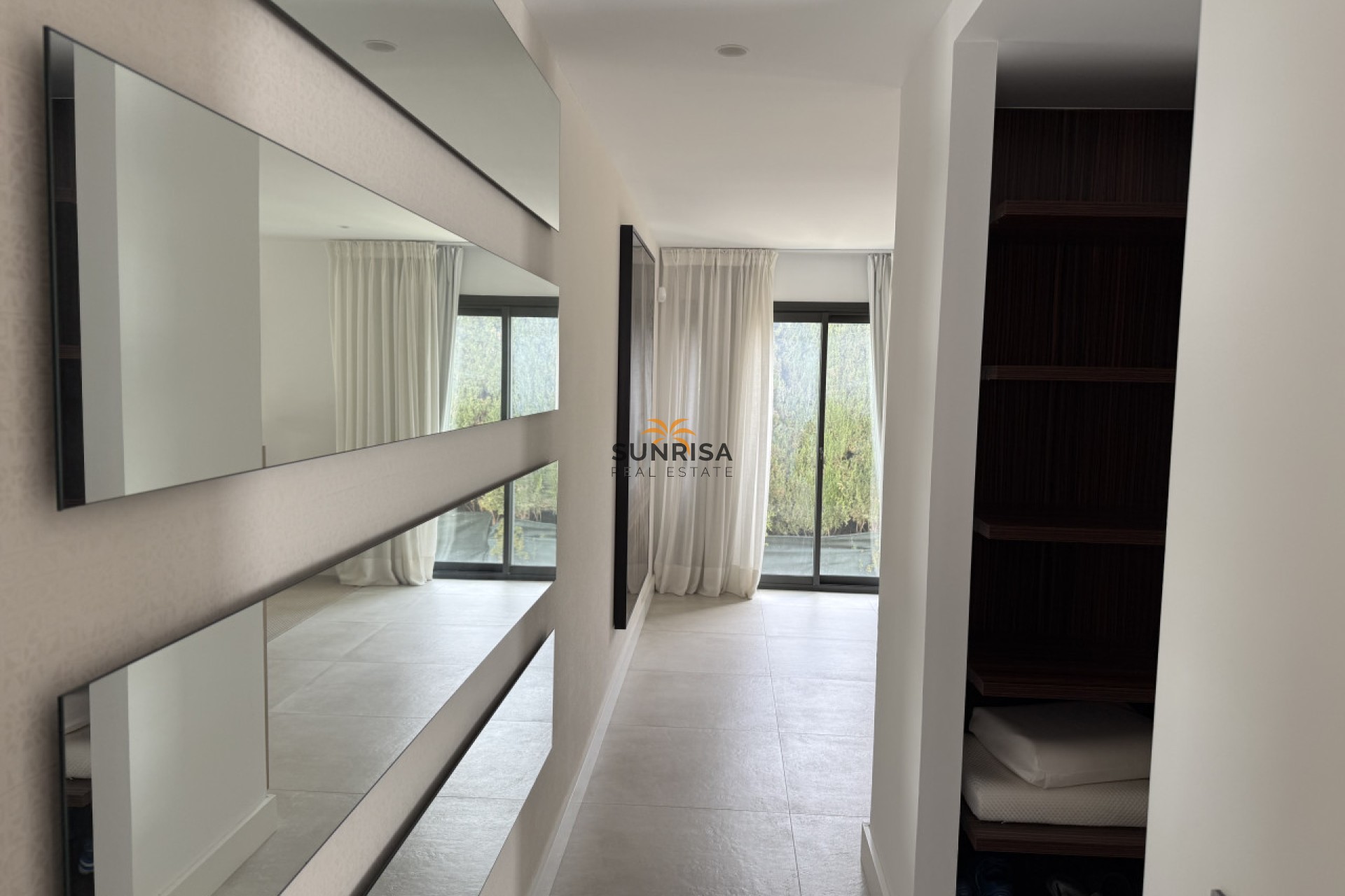 Reventa - Villa - Marbella